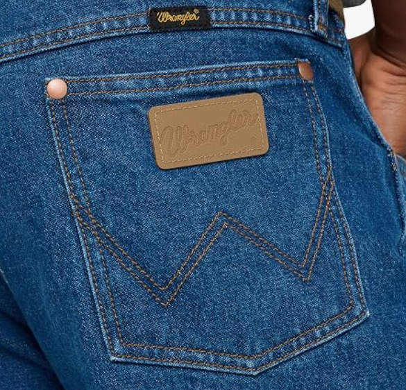 Деталь заднего кармана Wrangler с фирменной строчкой W